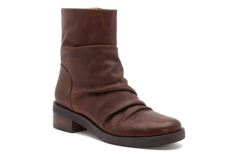 Traverse Scrunch Brown | Women ABEO Footwear Boots