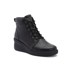 Passage Lace Up - Black