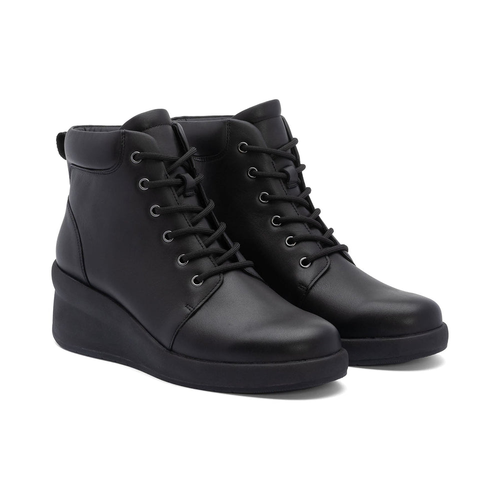 Passage Lace Up - Black