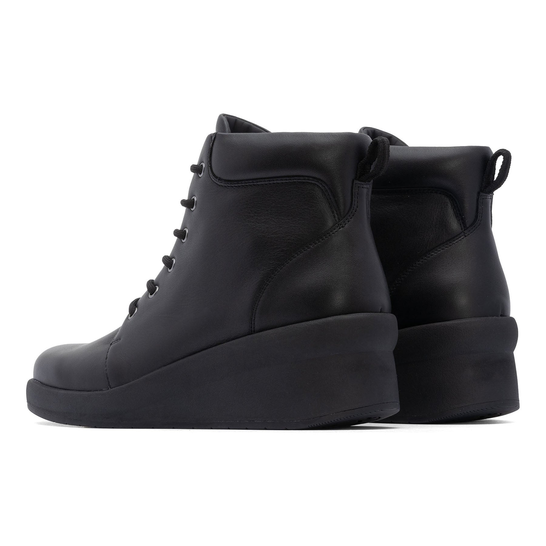 Passage Lace Up - Black