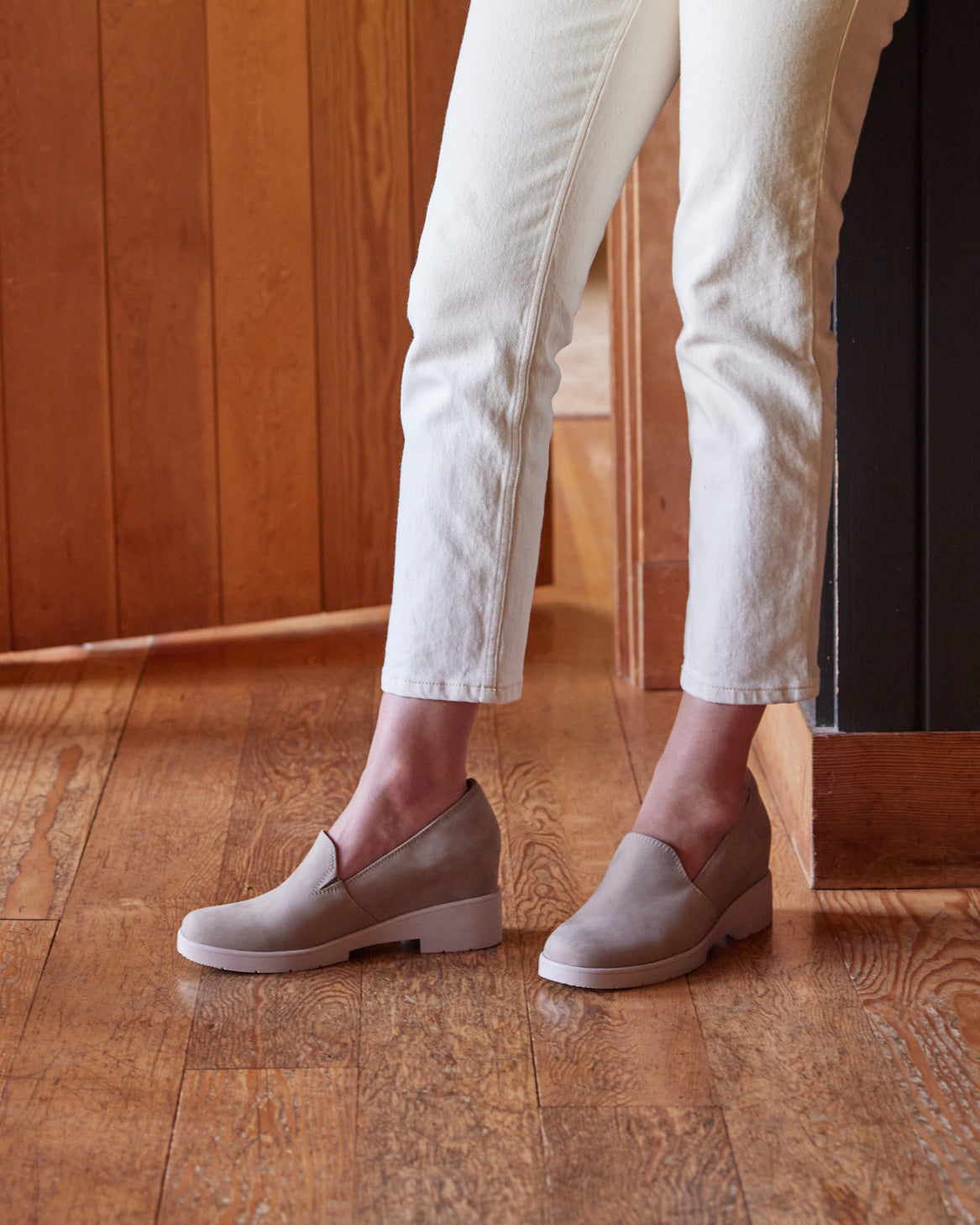 Horizon Slip On Metatarsal - Beige Nubuck