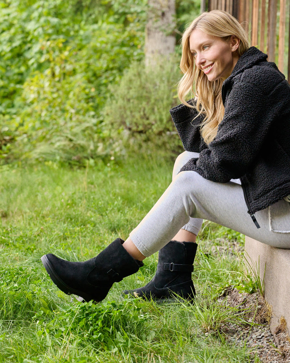 Vista Mid Boot Metatarsal - Black Suede