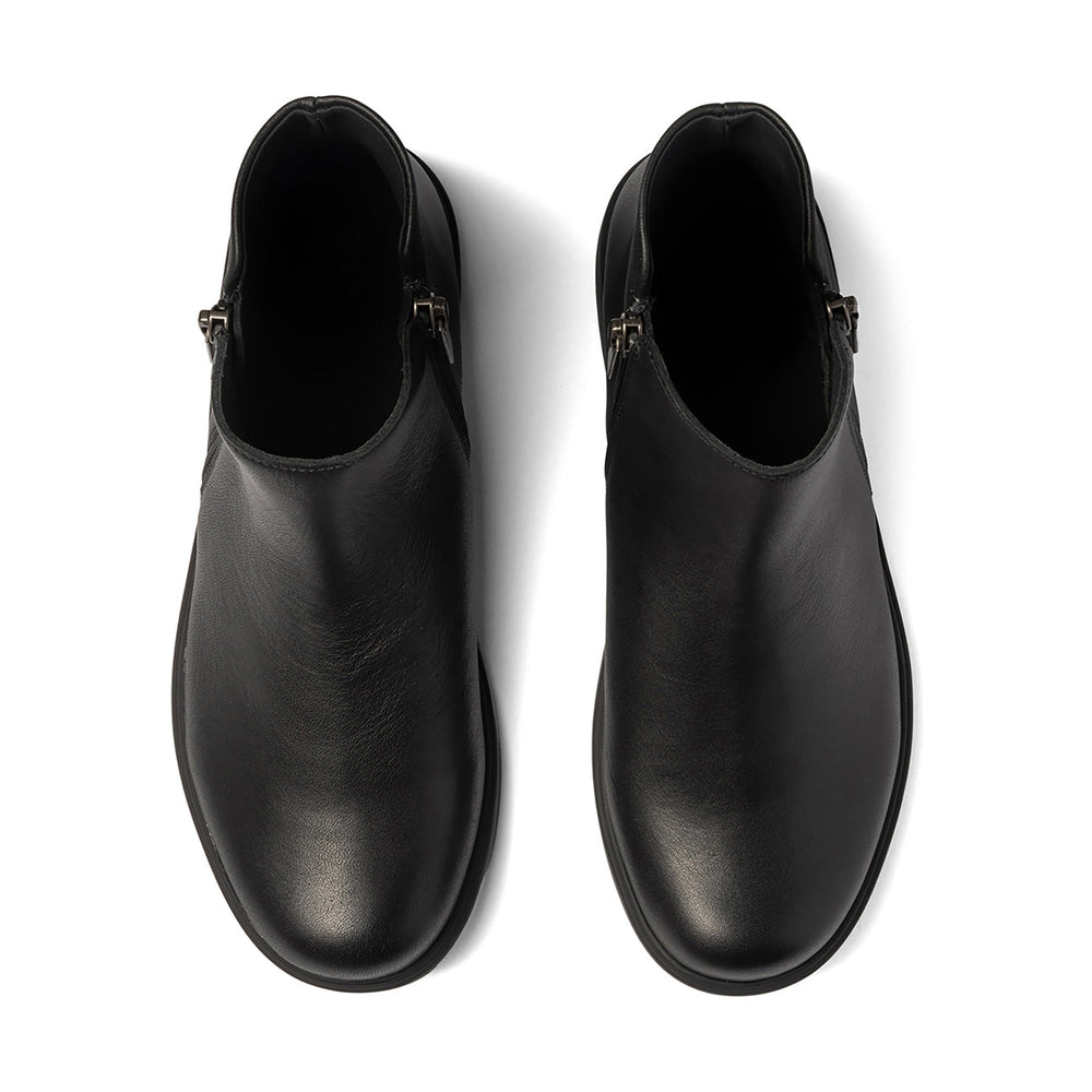 Compass Zip - Black Leather