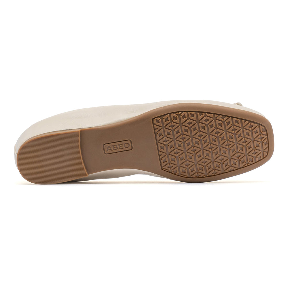 Cadence Bow Metatarsal - Off White Leather