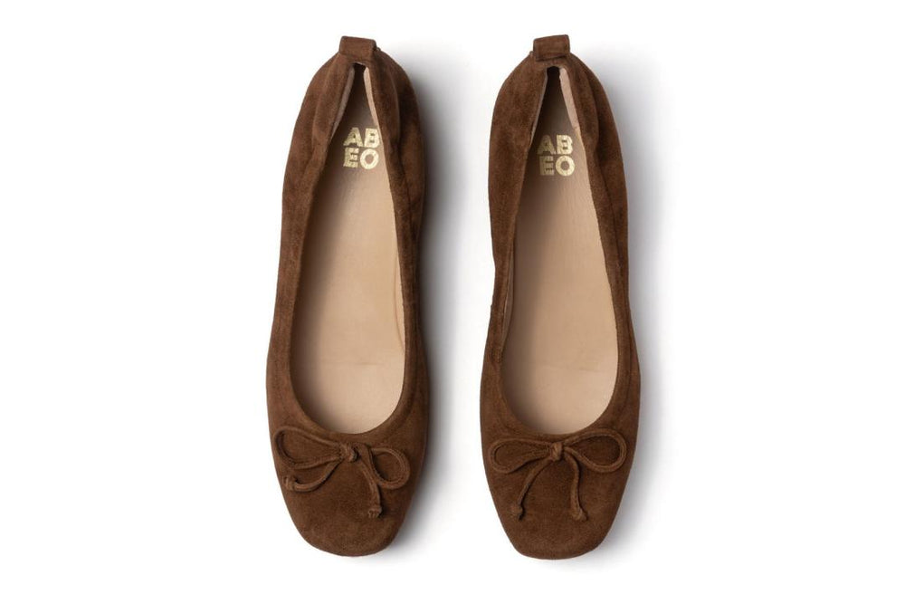 Cadence Bow Caramel Suede | Women ABEO Footwear Dress
