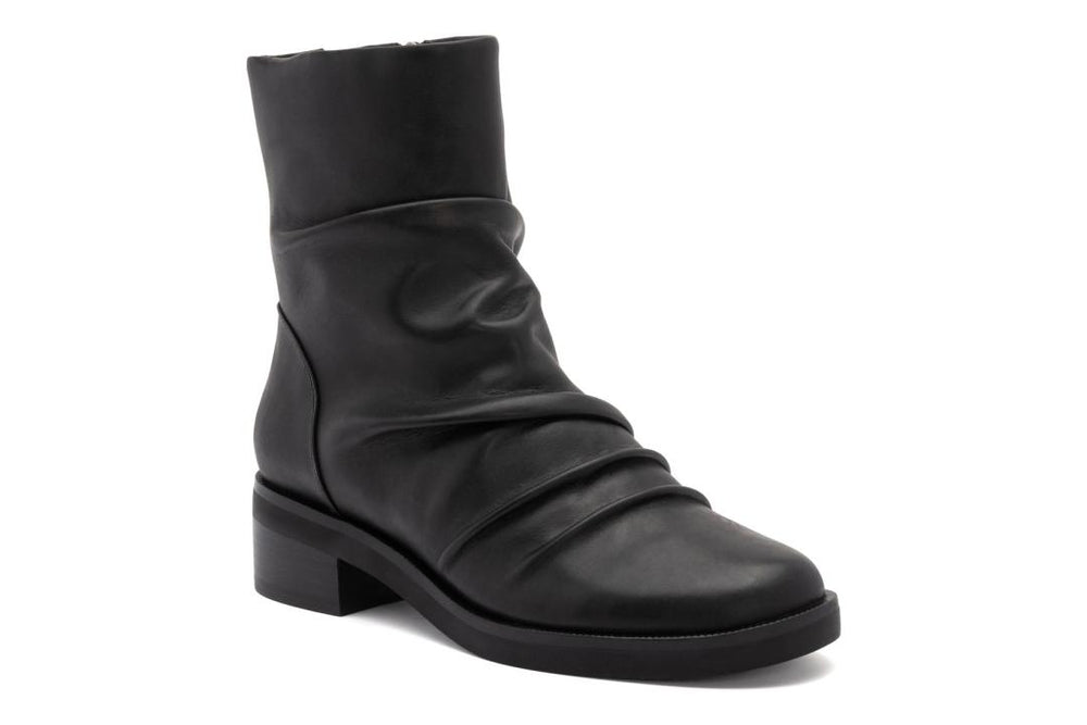 Traverse Scrunch Black | Women ABEO Footwear Boots